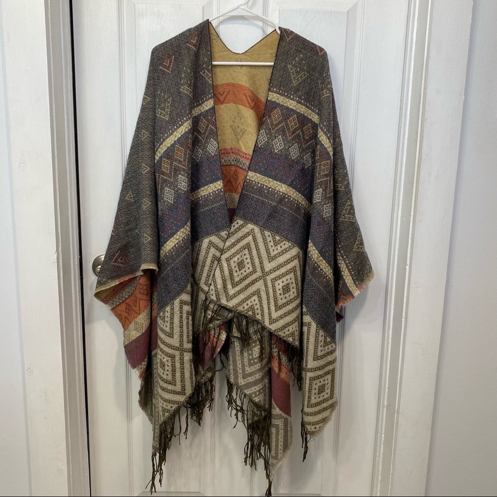 Reversible shawl